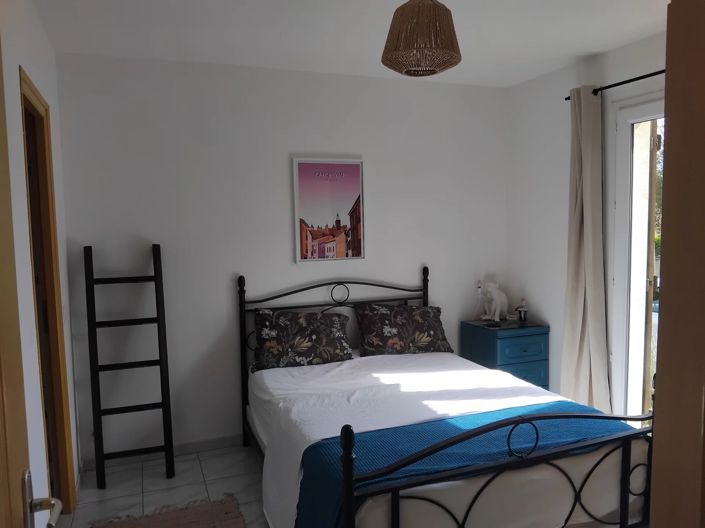 Image No.8-4 Bed House for sale