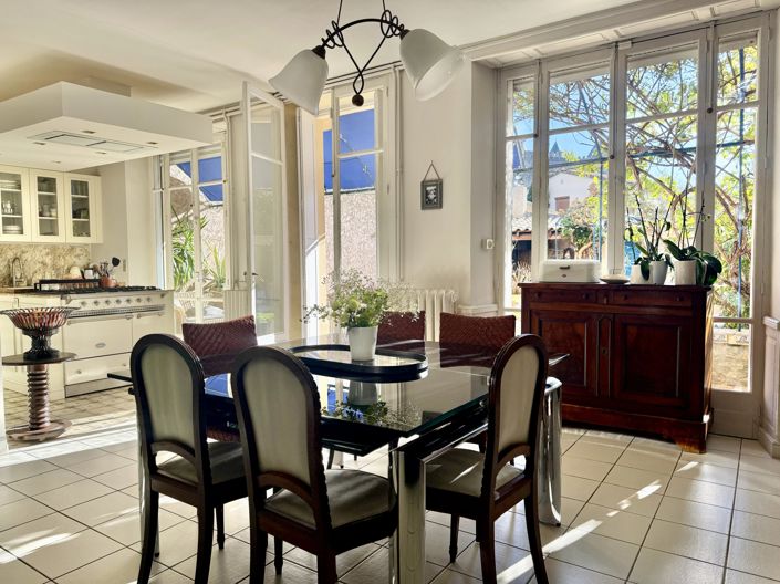 Image No.6-5 Bed House for sale