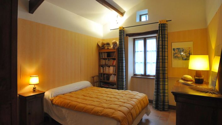 Image No.6-5 Bed House for sale