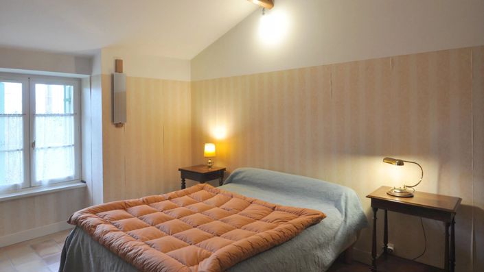 Image No.8-5 Bed House for sale