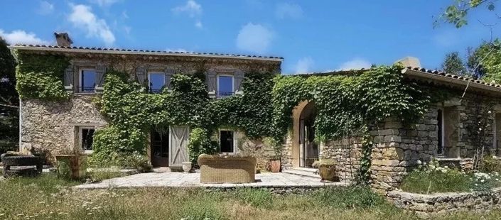 Image No.4-4 Bed Property for sale