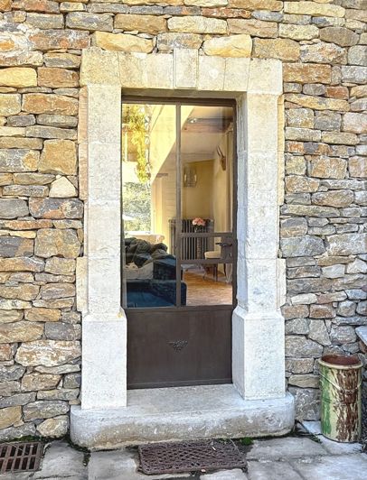 Image No.10-3 Bed Property for sale