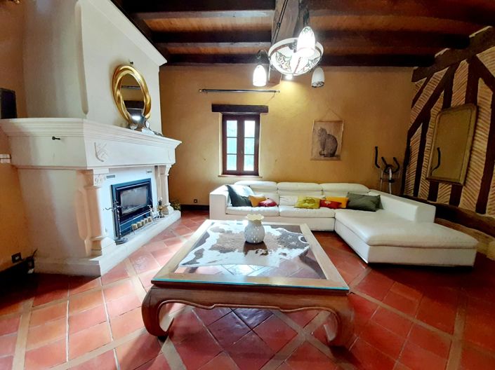 Image No.3-6 Bed Farmhouse for sale