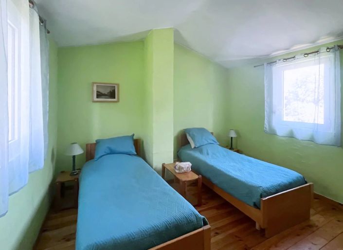 Image No.10-2 Bed House for sale