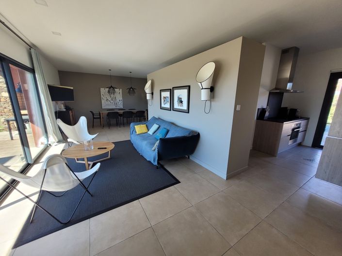 Image No.8-2 Bed House for sale