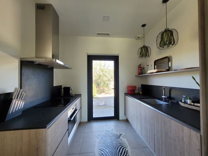 Image No.9-2 Bed House for sale