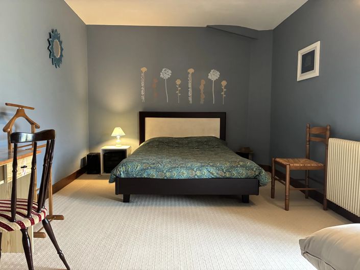 Image No.11-3 Bed Farmhouse for sale