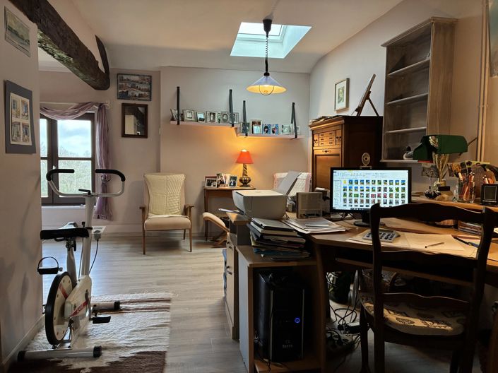 Image No.15-3 Bed Farmhouse for sale