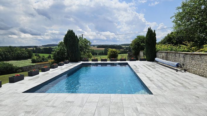 Image No.2-12 Bed House for sale