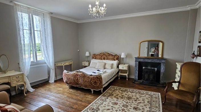 Image No.6-12 Bed House for sale