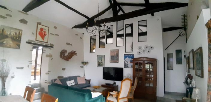 Image No.10-8 Bed House for sale