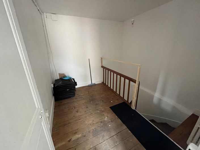 Image No.12-2 Bed House for sale