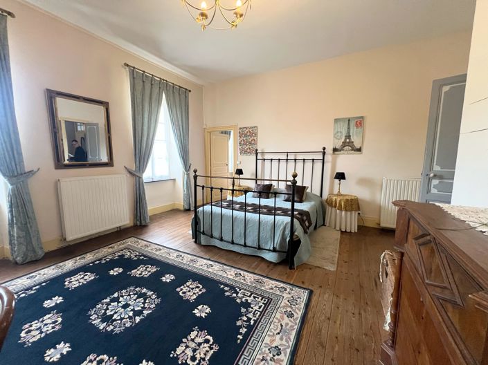 Image No.10-10 Bed House for sale