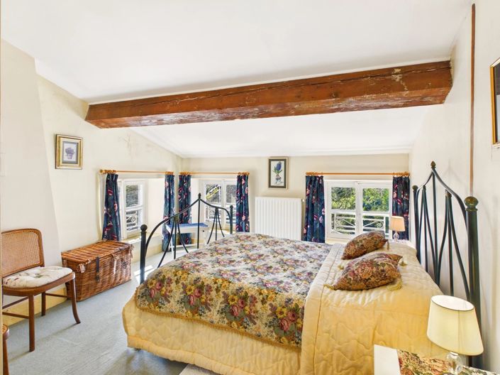 Image No.10-10 Bed House for sale