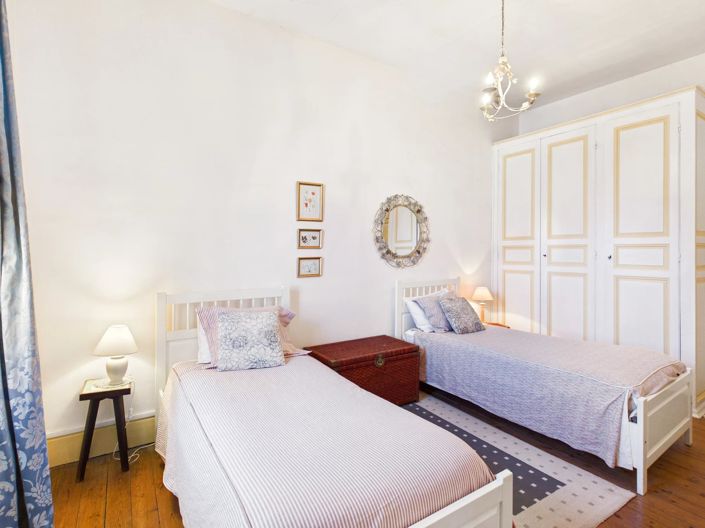 Image No.11-10 Bed House for sale