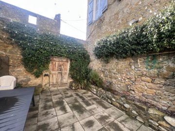 23b6684e6e9481987e52c35ee20cc1f12b7201f1c5403