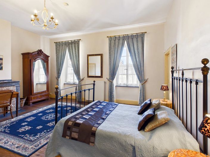 Image No.12-10 Bed House for sale