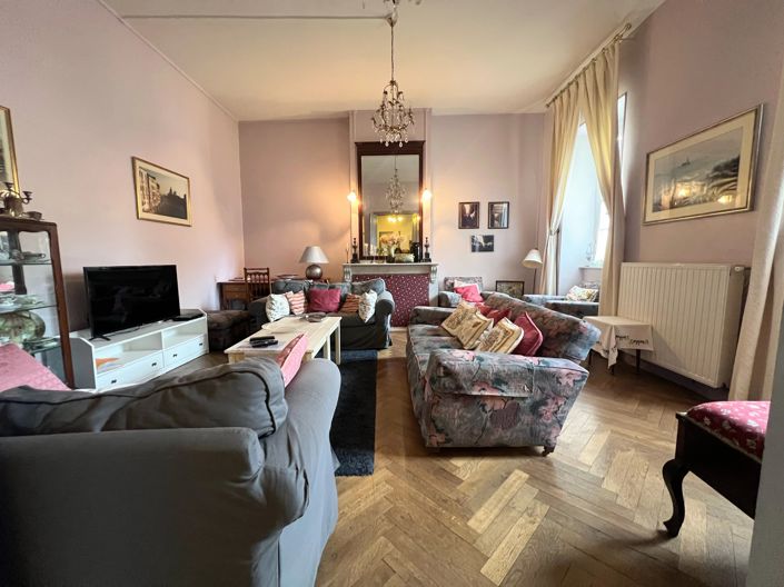 Image No.6-10 Bed House for sale