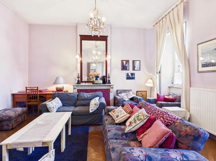 Image No.7-10 Bed House for sale