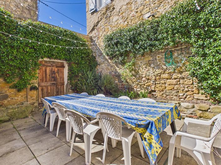 Image No.9-10 Bed House for sale