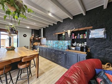 ce77483dcd05ca64adb577d393e556918935615b37400