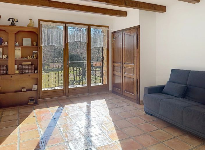 Image No.10-3 Bed House for sale