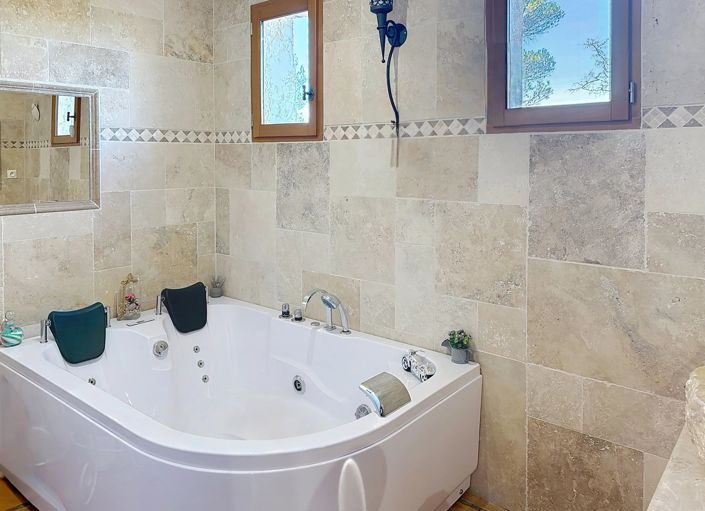 Image No.11-3 Bed House for sale