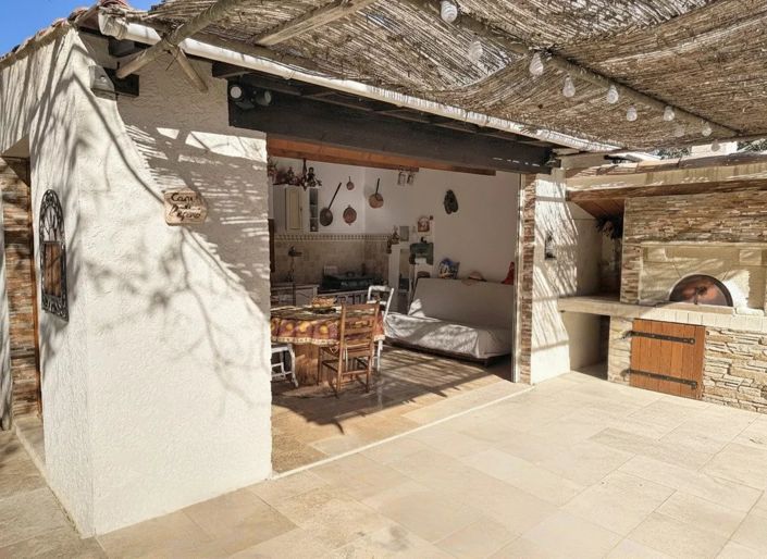 Image No.15-3 Bed House for sale