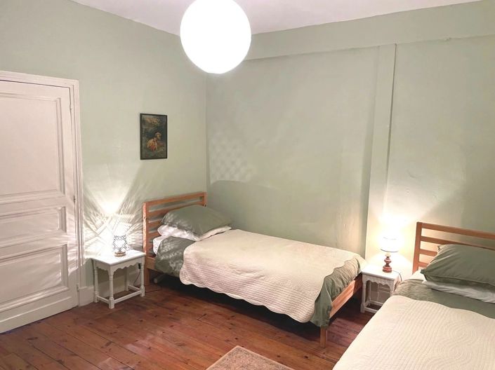 Image No.5-8 Bed House for sale