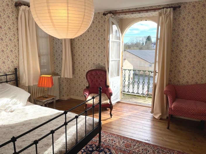 Image No.6-8 Bed House for sale