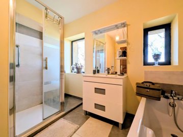 cd903e51aee71d6d848089d1501a44fd90c39fb652398