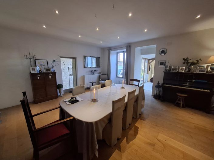 Image No.5-4 Bed House for sale