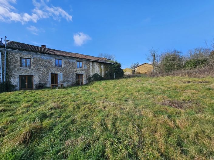 Lesignac-Durand, Village House