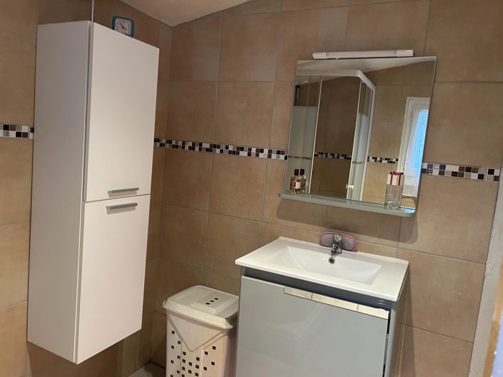 Image No.9-2 Bed House for sale