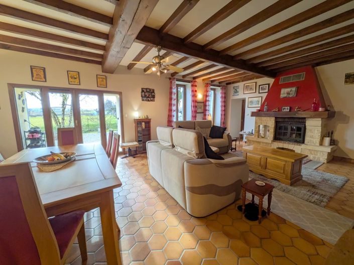 Image No.8-4 Bed Village House for sale