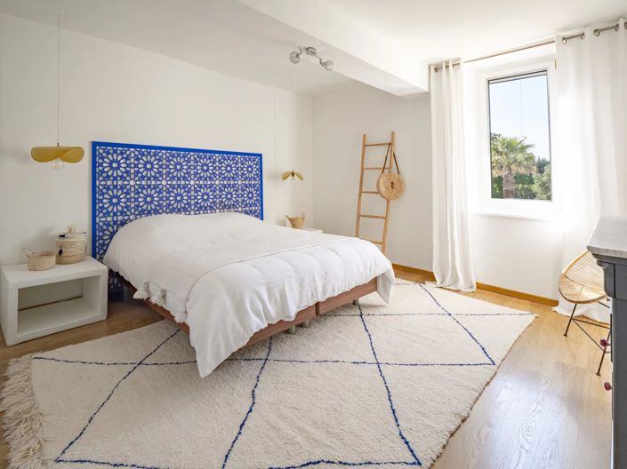 Image No.8-5 Bed House for sale