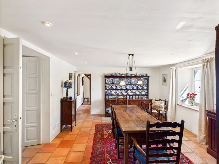 Image No.6-5 Bed House for sale