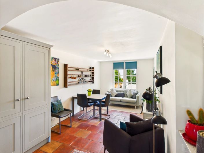 Image No.7-5 Bed House for sale