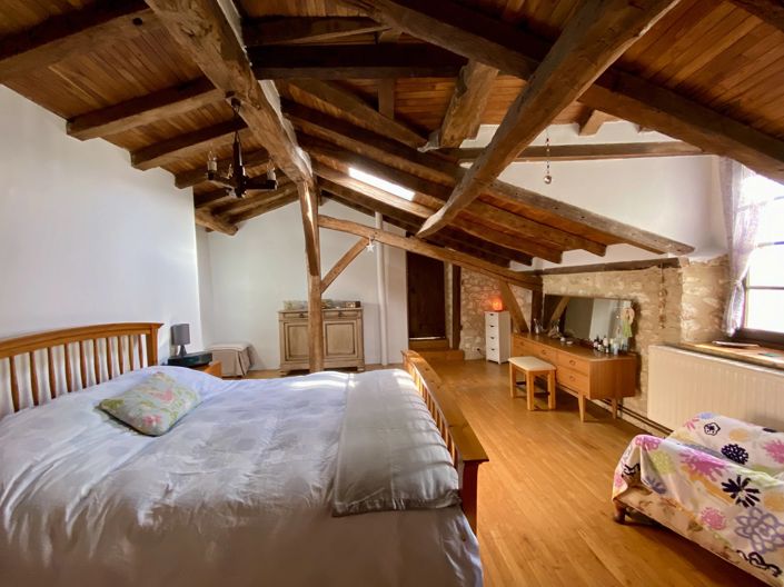 Image No.9-5 Bed House for sale