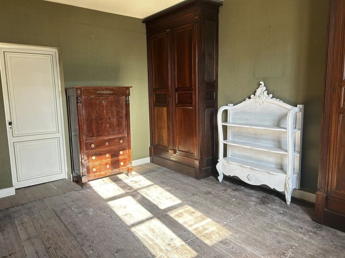 Image No.8-4 Bed House for sale