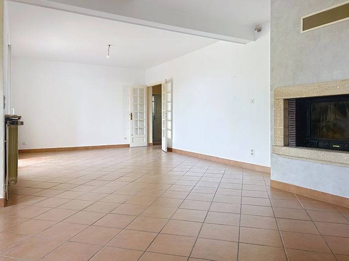 Image No.4-6 Bed House for sale