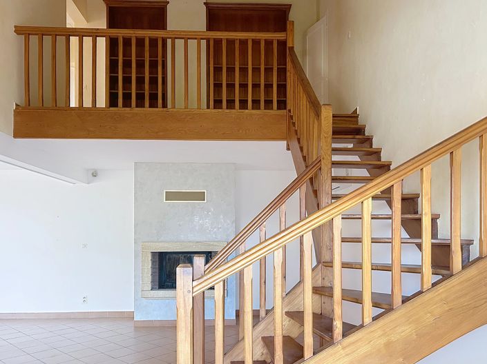 Image No.7-6 Bed House for sale