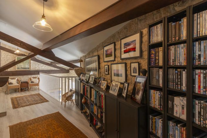 Image No.10-3 Bed House for sale