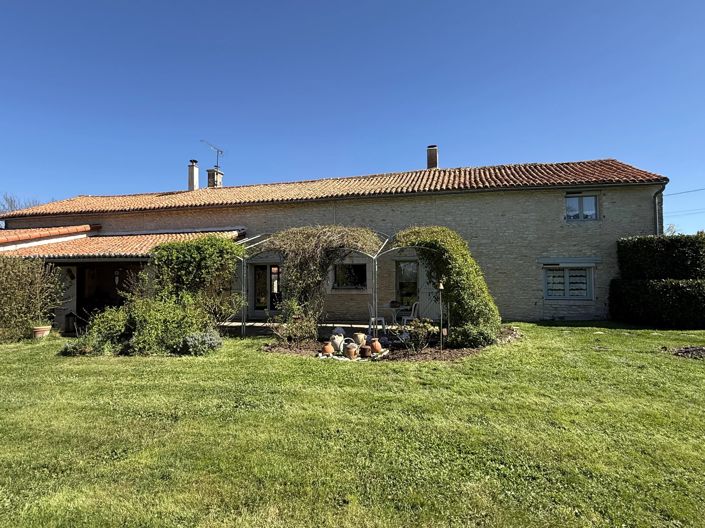 Image No.14-3 Bed Farmhouse for sale