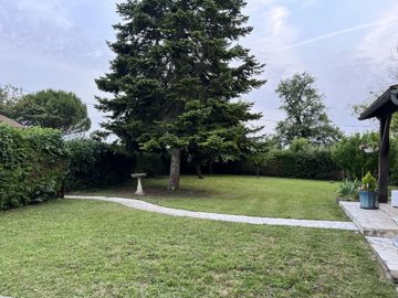 e148e8aa5aa5fde06a86a47b84727c9acb741997db403