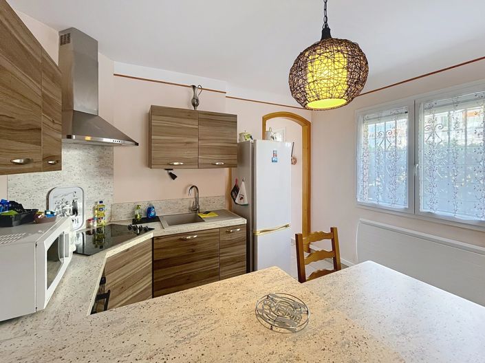 Image No.10-4 Bed House for sale