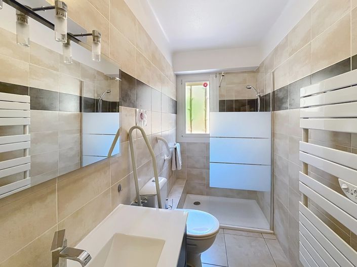 Image No.12-4 Bed House for sale