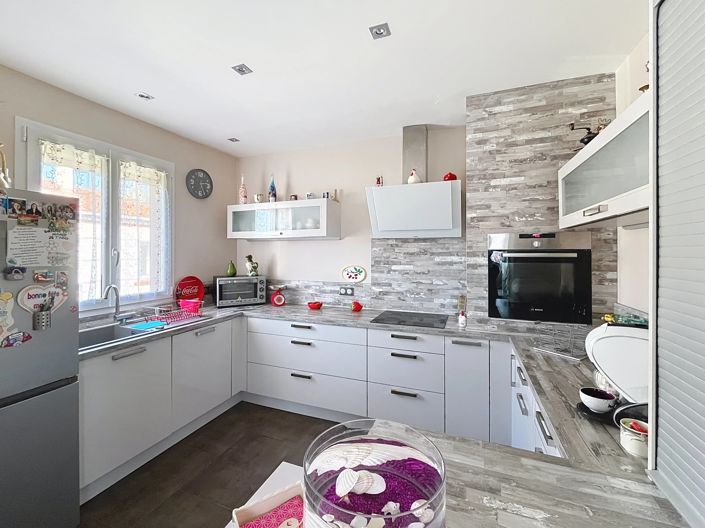 Image No.3-4 Bed House for sale