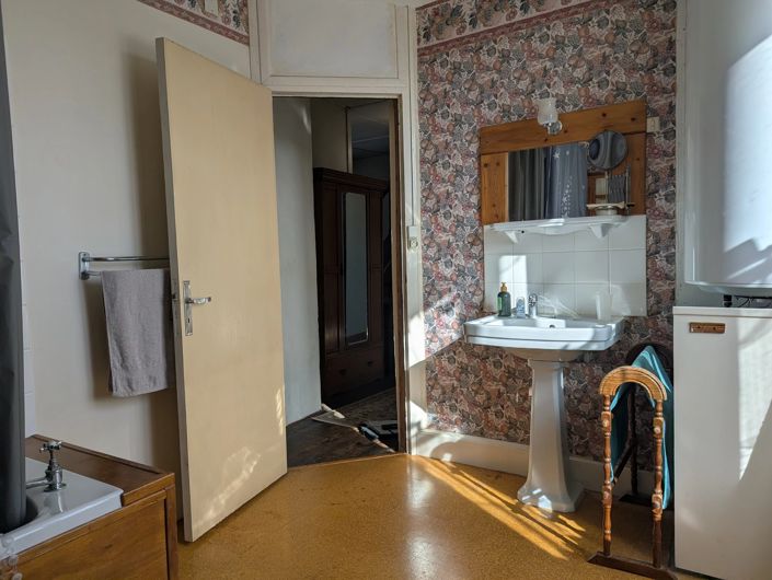 Image No.13-3 Bed Village House for sale