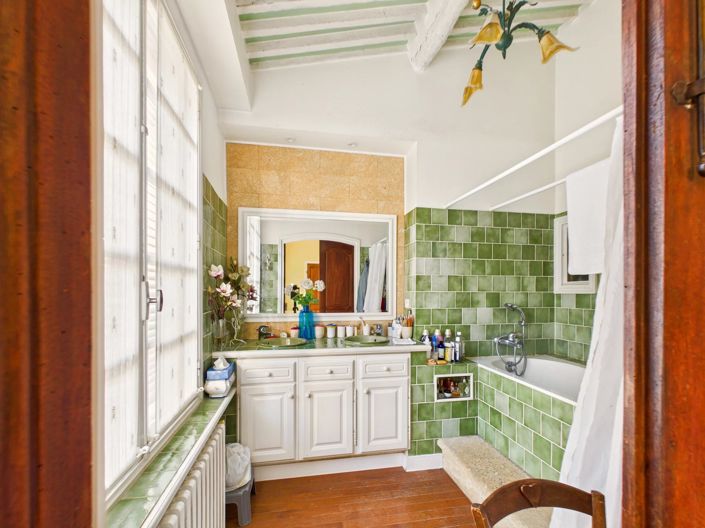 Image No.6-2 Bed Property for sale